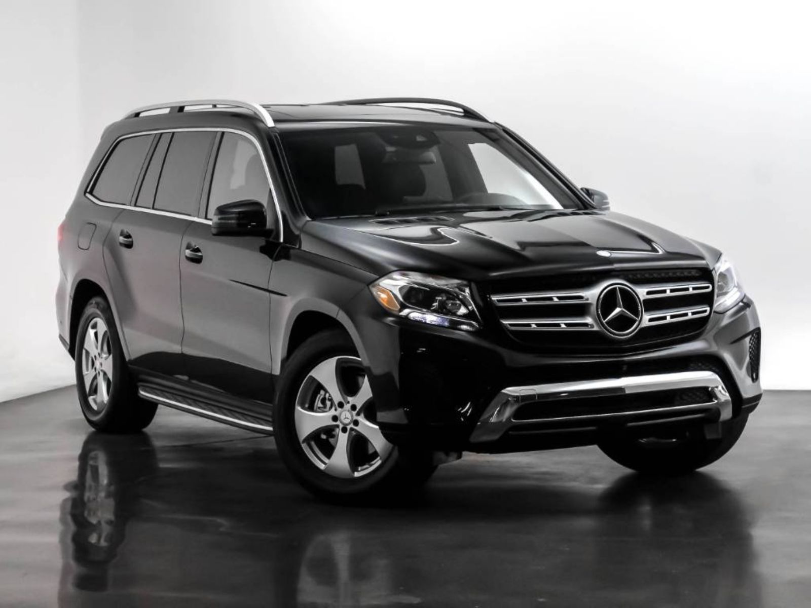 Certified Pre Owned 2017 Mercedes Benz Gls Gls 450 All Wheel Drive 4matic Suv