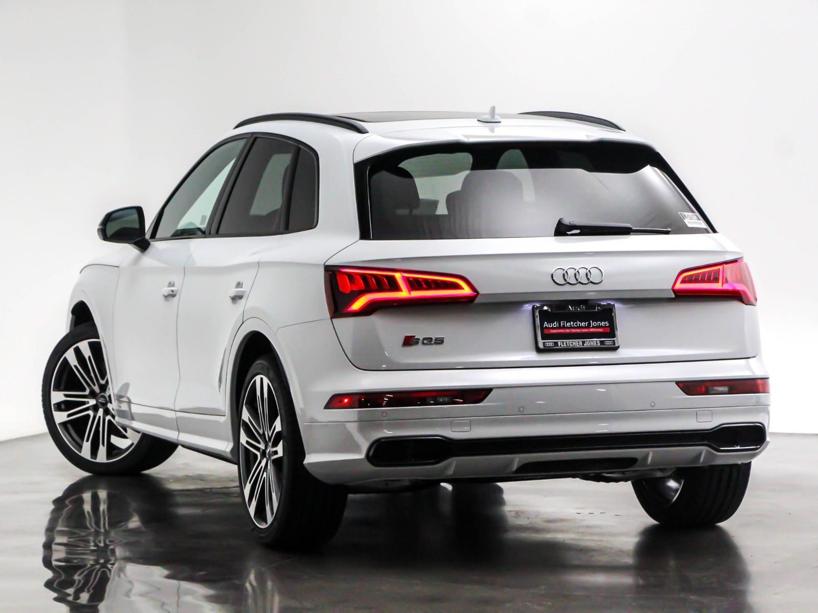 new-2020-audi-sq5-premium-plus-suv-in-375-bristol-street-costa-mesa