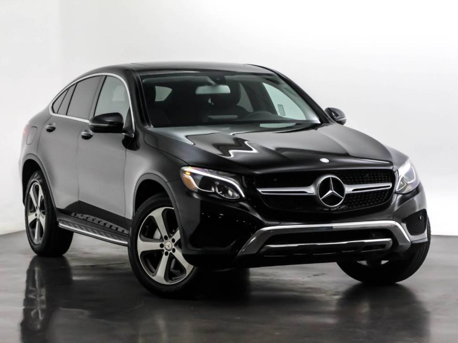 Certified Pre Owned 2017 Mercedes Benz Glc Glc 300 All Wheel Drive 4matic Suv