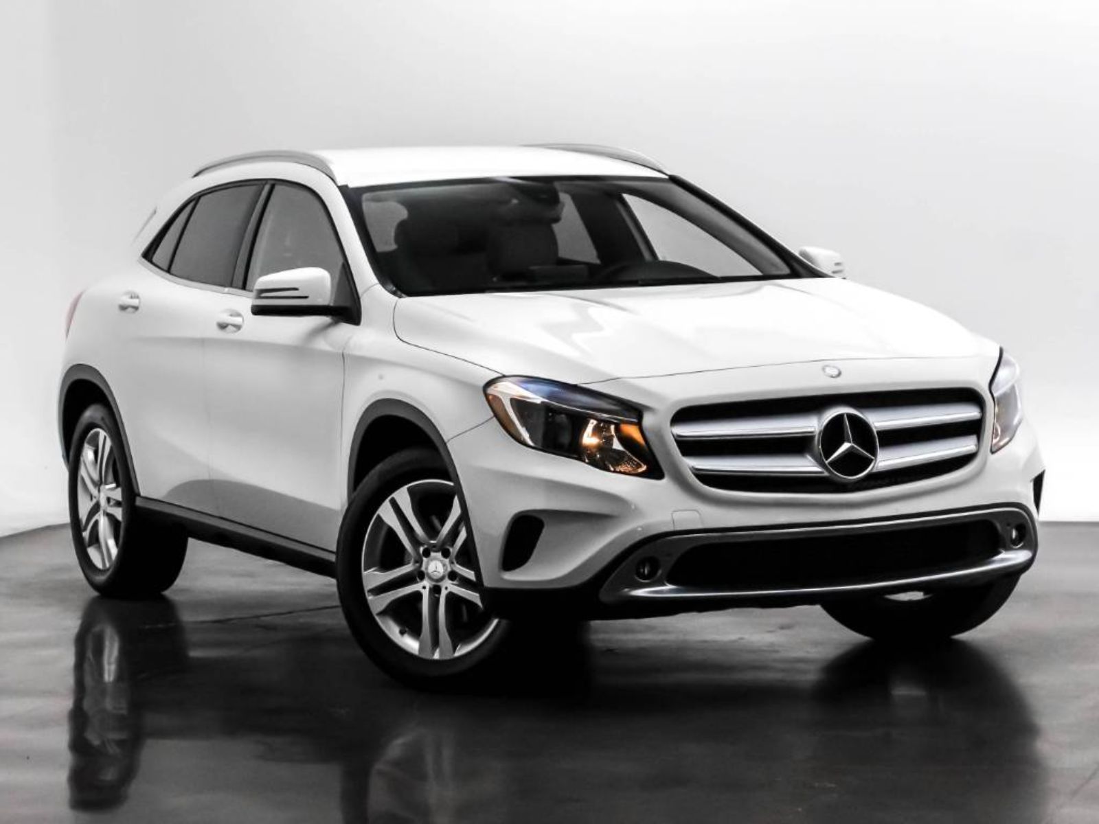 Certified Pre Owned 2016 Mercedes Benz Gla Gla 250 All Wheel Drive 4matic Suv